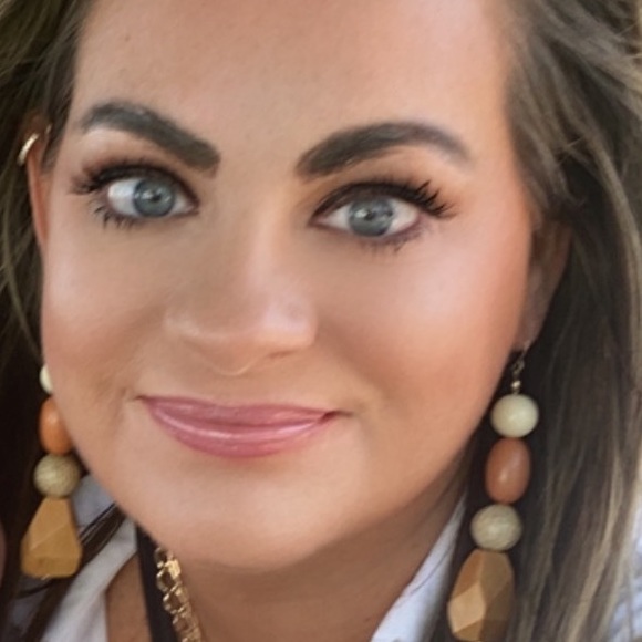 Meet your Posher, Kaycee - Picture 2 of 2